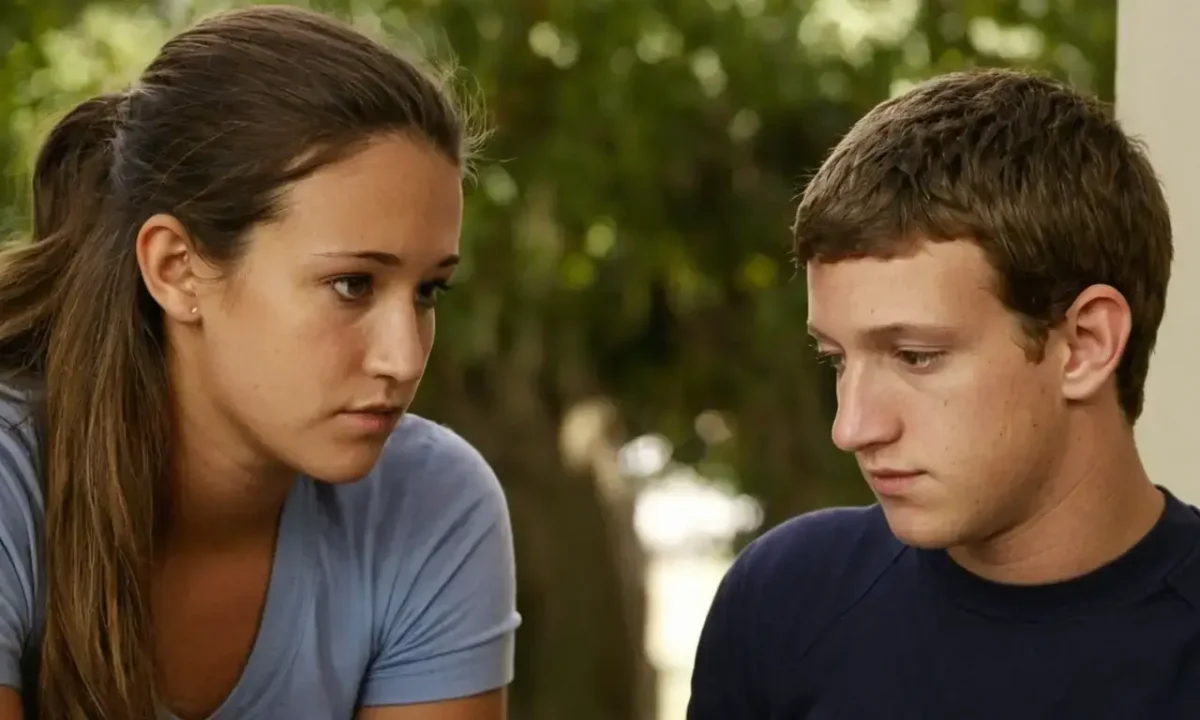 Establishing an age limit on Facebook is necessary to protect young users